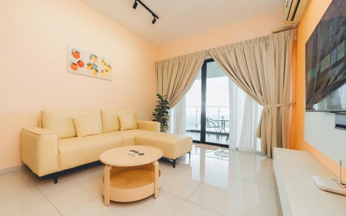 Danga Bay Pastel Hideout 3BR 7 pax Balcony View