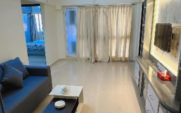 Pixiestays| smart,Tv, AC, Wifi |1807 2BHK Malad