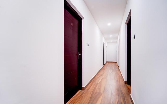 Super Hotel O Gandhi Nagar Near South Railway Backgate
