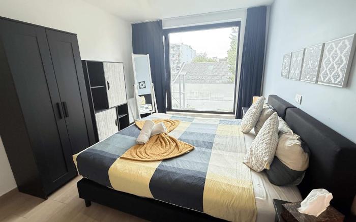 Spacious 3BR 2 5 BA Near Diamond District by OneLuxStay