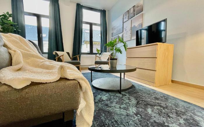 Luxury Dlx 1BR Near Fashion District by OneLuxStay