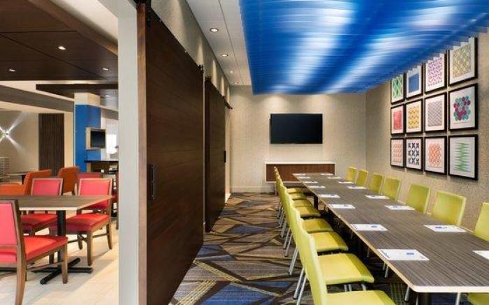 Holiday Inn Express and Suites Savannah N - Port Wentworth By IHG