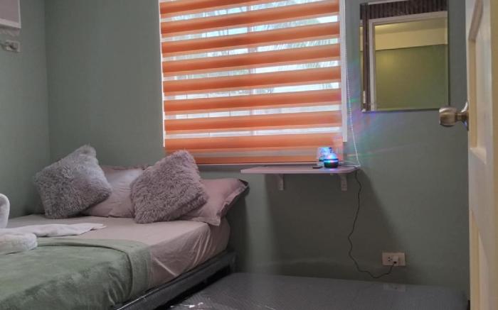 Modern Minimalist - RelaxWork Airport PickUp  Netflix