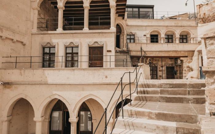Medusa Cave Hotel
