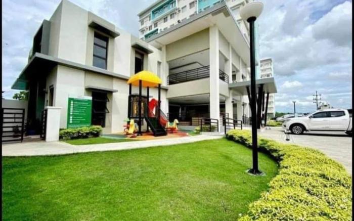 2 Bedroom Condo with river & city view