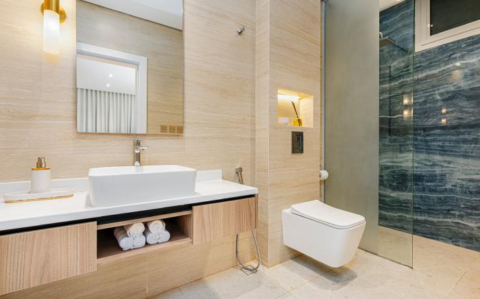 Two Bedroom Luxury Flat in Almughrizat