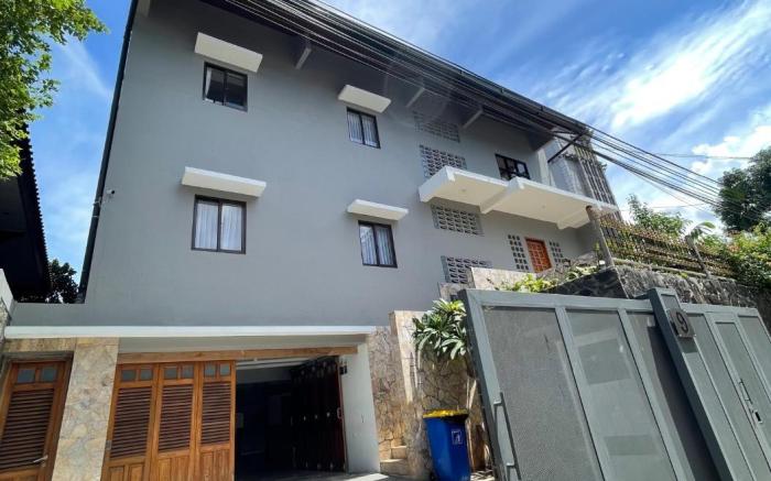 9 Residence Guesthouse Syariah Cilandak