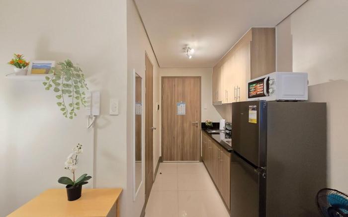 Condotel 1BR Unit w/ Balcony FAME Residences #FM64