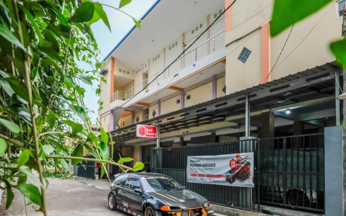 RedDoorz near City of Tomorrow Mall Surabaya