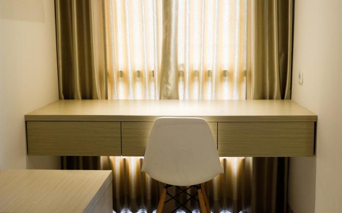 Simple Studio Apt at Elpis Residence By Travelio