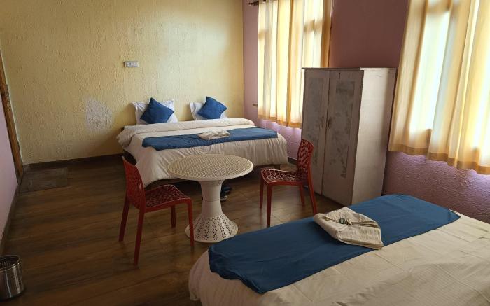 Undiscovered Mountains Hotel and Restaurant