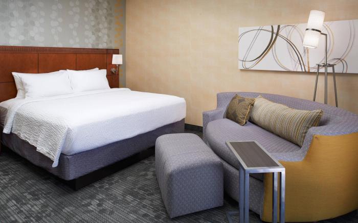 Courtyard by Marriott Detroit Dearborn