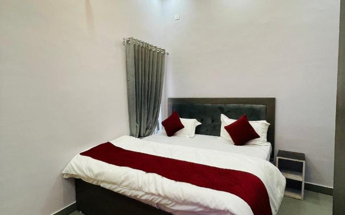 Best Hotel in Nainital Hotel Bayleaf Inn
