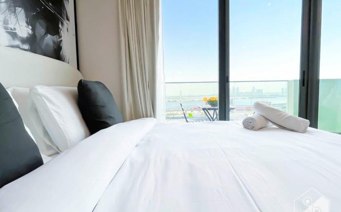 Breath taking Studio with Balcony & Stunning Views