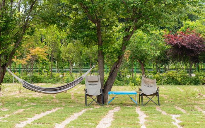 Pocheo Welcome Paw and Meow Pet Pension