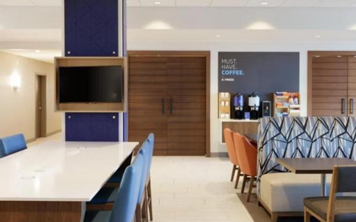 Holiday Inn Express & Suites Clarksville North By IHG