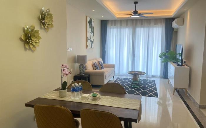 R&F 2B2R Fancy Unit by Wan Li Homestay