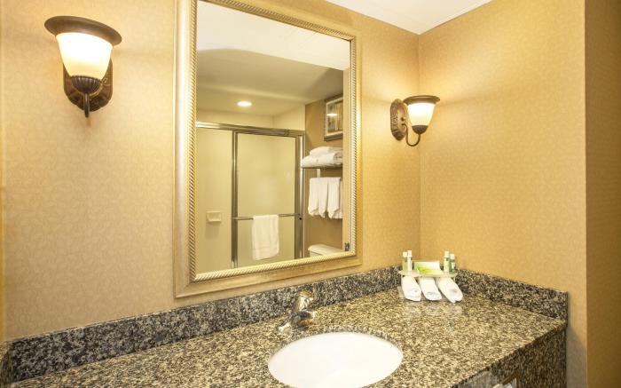 Holiday Inn Express & Suites Culpeper By IHG