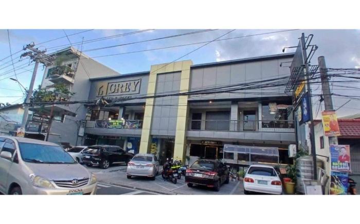 Townhouse Oak Grey Hotel Near Clark International Airport