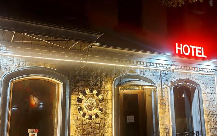 Hotel Jan & in the very center