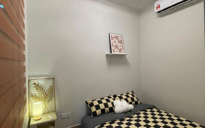 R7R2 Room2 | Rusa7 | Bathroom | #1min walk KSL
