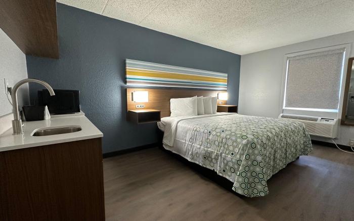 HomeTowne Studios Richmond, VA – W Broad St 