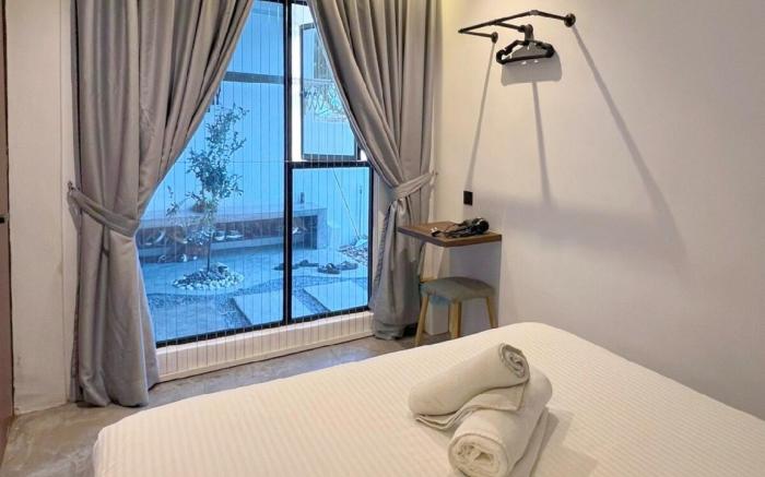 Room l 4min Walks to Pelangi Plaza 