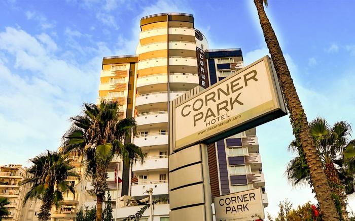 The Corner Park Hotel