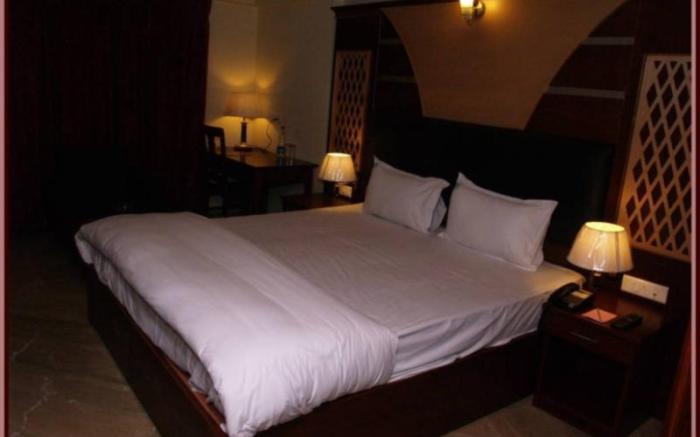 Hotel Raj