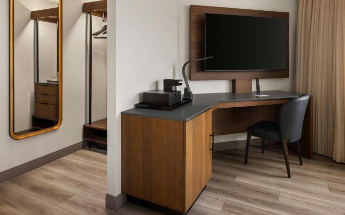 Oshkosh Marriott Waterfront Hotel & Convention Center