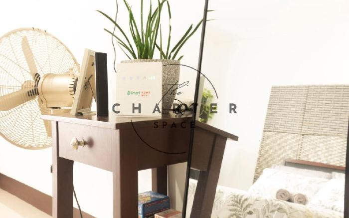 Urban Escape: Chic Studio Close to the Airport