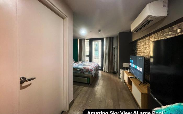 Amazing 1BR Sky View Century Spire Makati 3421