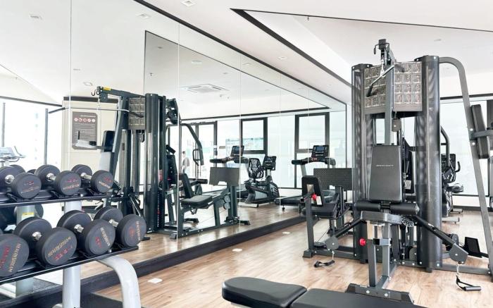 Above Paradigm Mall & Escape JB, 5pax, 1Bedroom