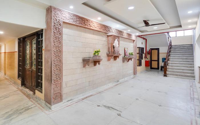 HOTEL O 4 SQUARE A LUXURY ROOMS NEAR RDC MAIN MARKET