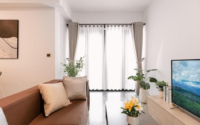 Huge Promote 2-3 bedroom in D1/Pool/Gym/Sauna