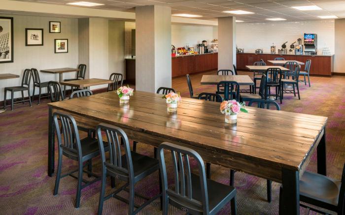 Four Points by Sheraton Boston Logan Airport Revere