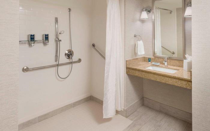 Four Points by Sheraton Boston Logan Airport Revere