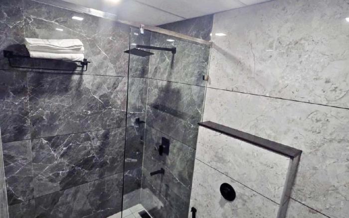 Hotel Radiant Star Suites
