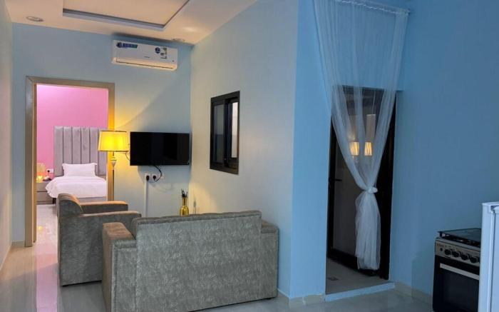 IS 18 Pink apartment with 2 beds