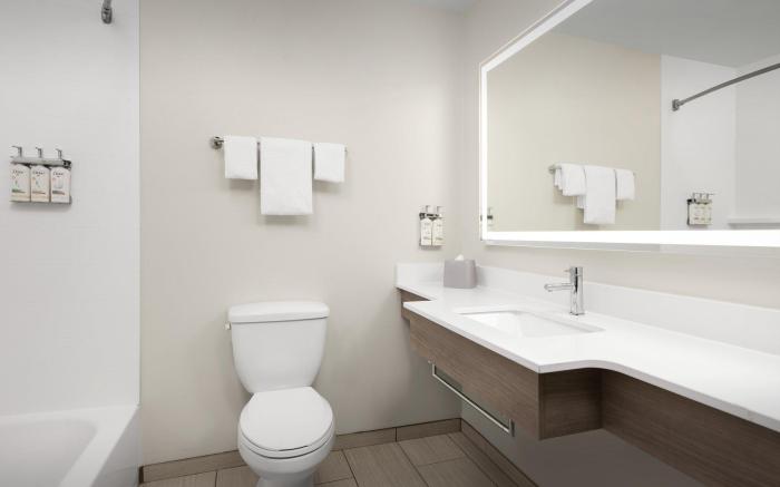 Holiday Inn Express Hotel & Suites Greensboro - Airport Area By IHG