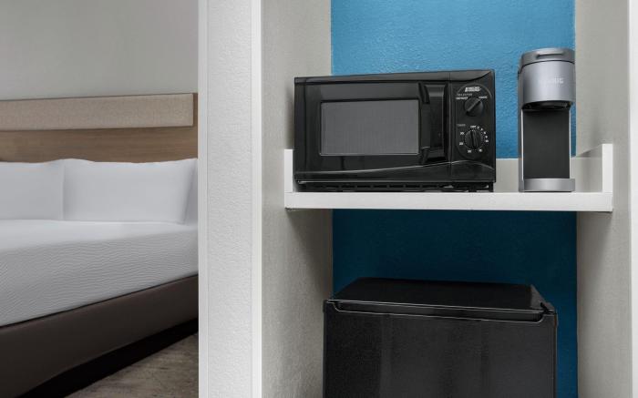 Holiday Inn Express Hotel & Suites Greensboro - Airport Area By IHG