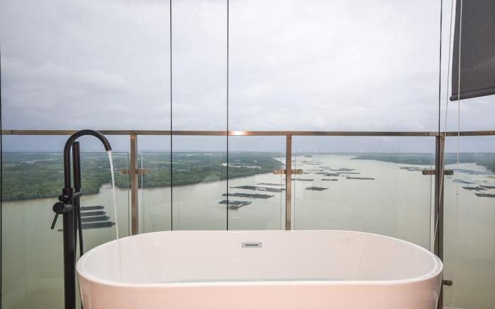 Dip in Bathtub with Amazing Seaview | Danga Bay