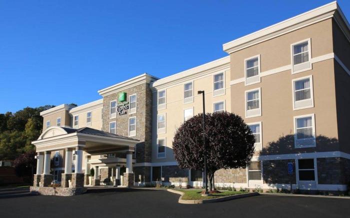 Holiday Inn Express Danbury I-84 By IHG