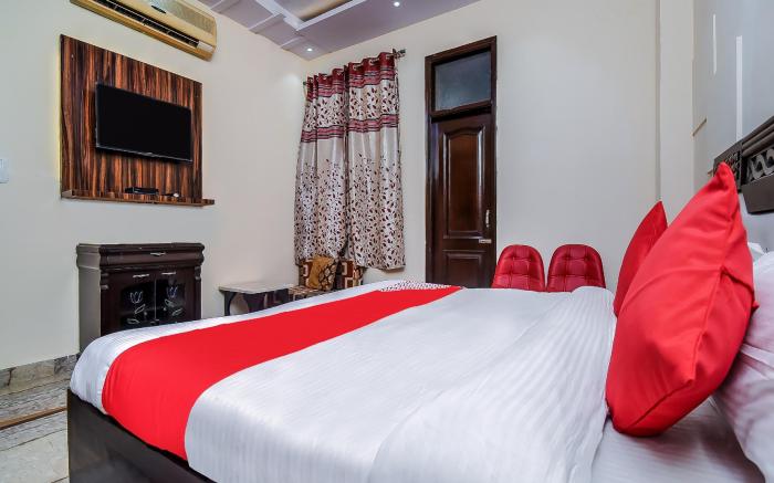 OYO 18831 Florence Residency