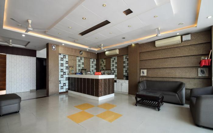 OYO 5715 Hotel King Mansion