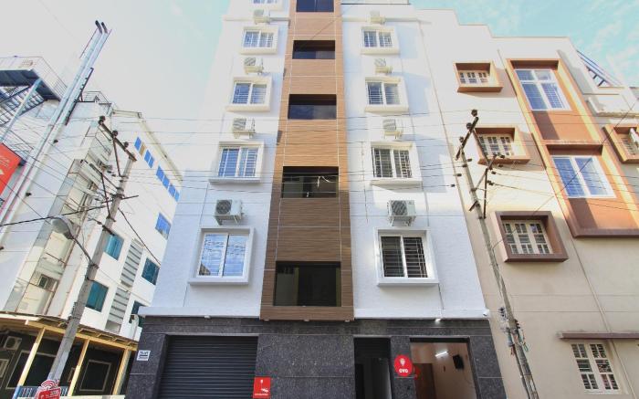 OYO 12033 Hotel Royal Residence