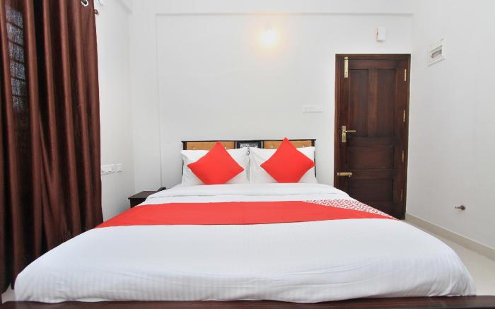 OYO 12033 Hotel Royal Residence