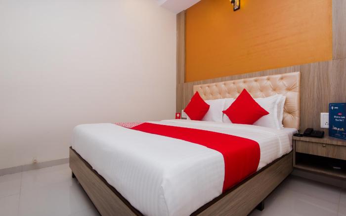 Hotel O Golden Arch