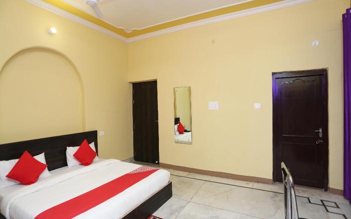 Hotel O Greenview Near Munshi Pulia Metro Station