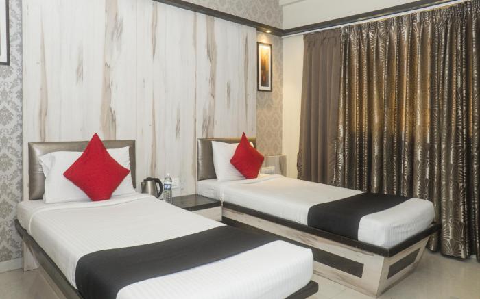 Capital O 661 Hotel Regal Inn